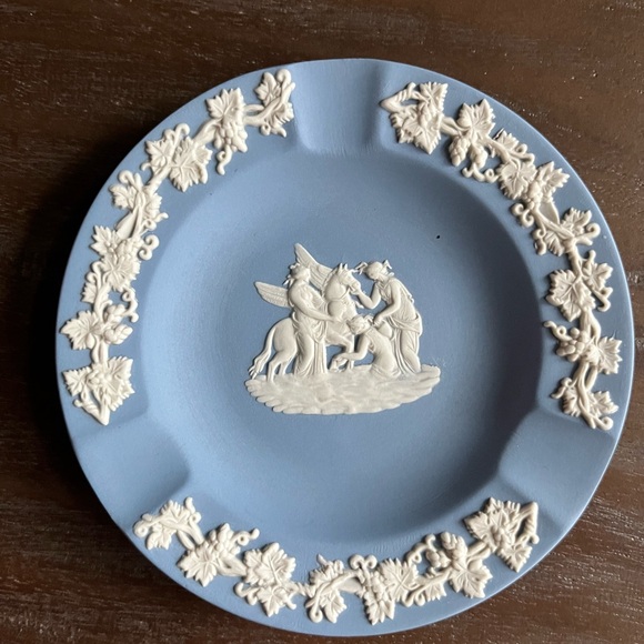 Wedgwood plate - Picture 2 of 4